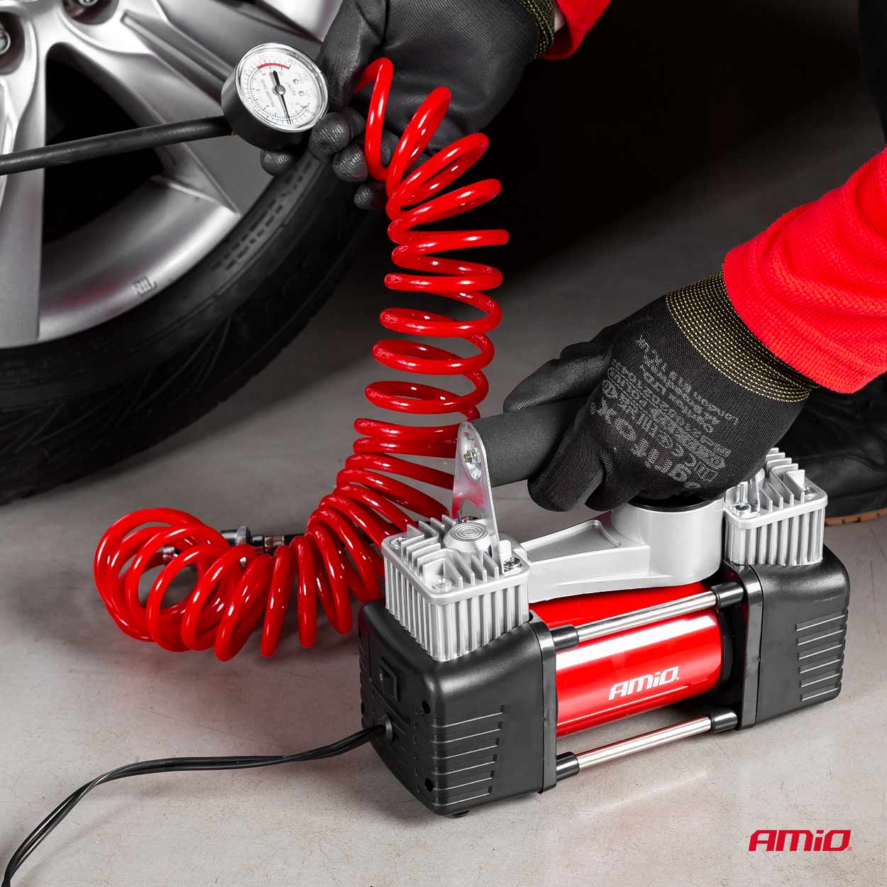 12V-Autokompressor mit Luftschlauch