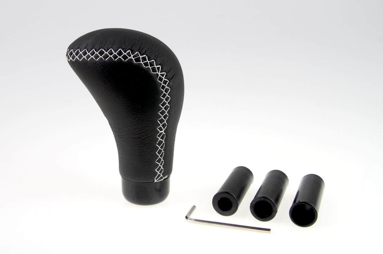 Universeller Schaltknauf mit Adaptern für verschiedene Schalthebel-Durchmesser