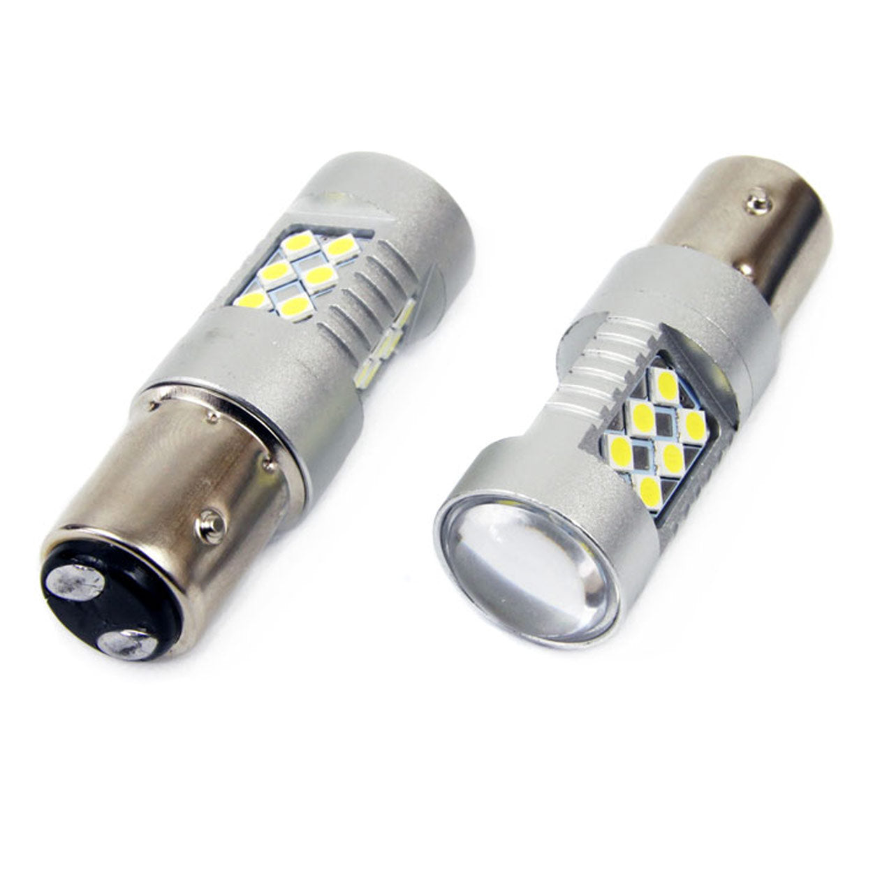 LED-pære med 6000K hvidt lys og 12/24 V spænding