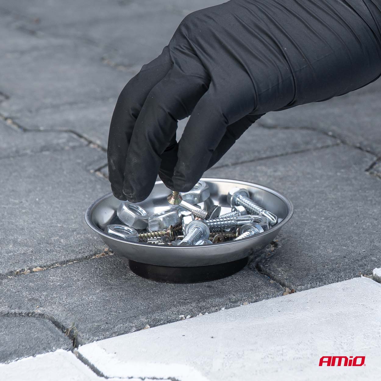 Magnetische Schale zur Aufbewahrung kleiner Metallteile