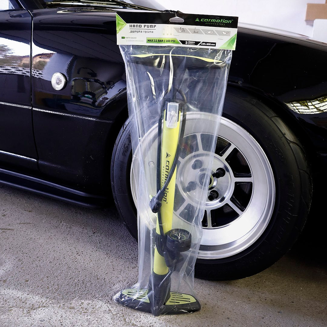 Handpumpe mit analogem Manometer und Aufbewahrung für Adapter