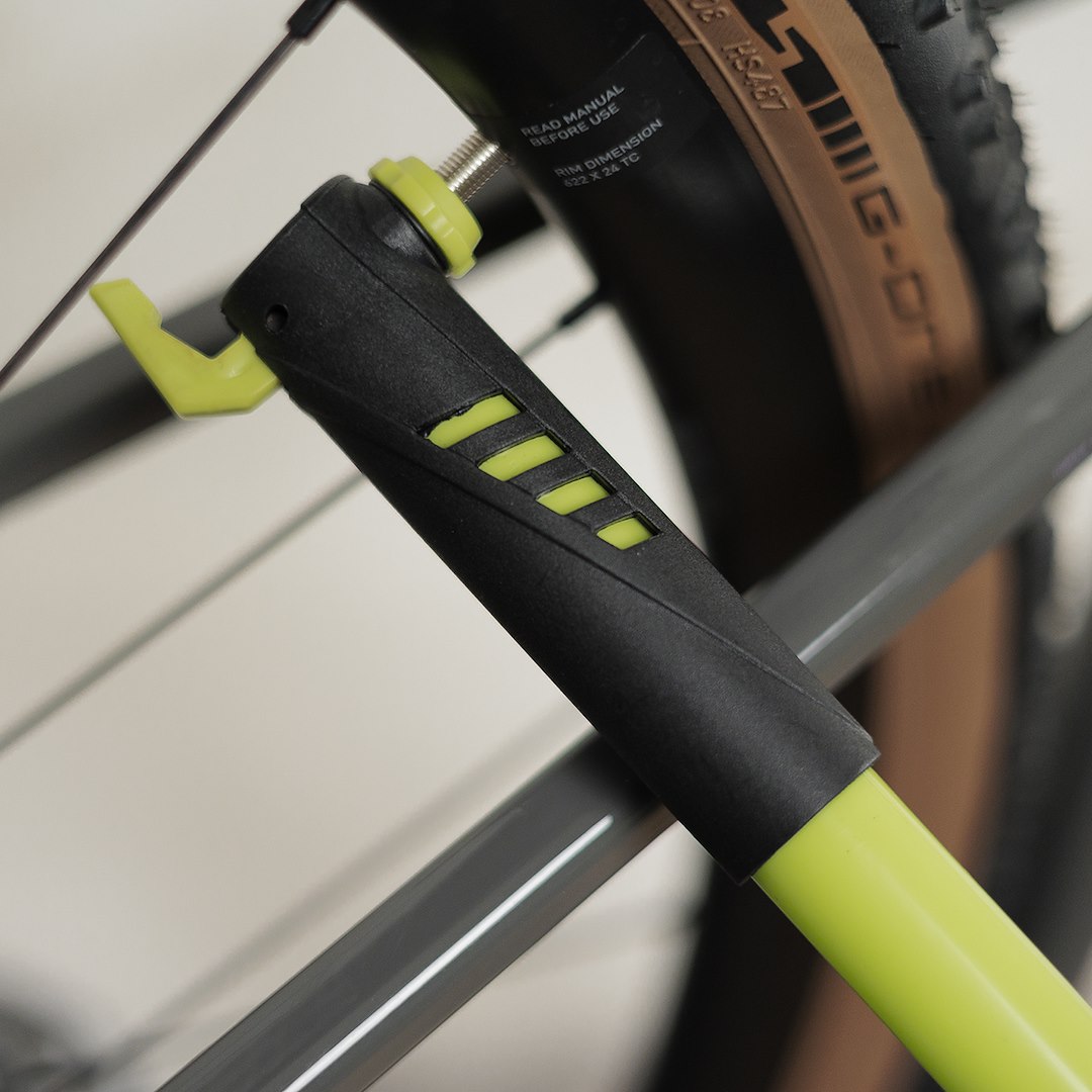 Handpumpe 205 mm mit einem Durchmesser von 23 mm