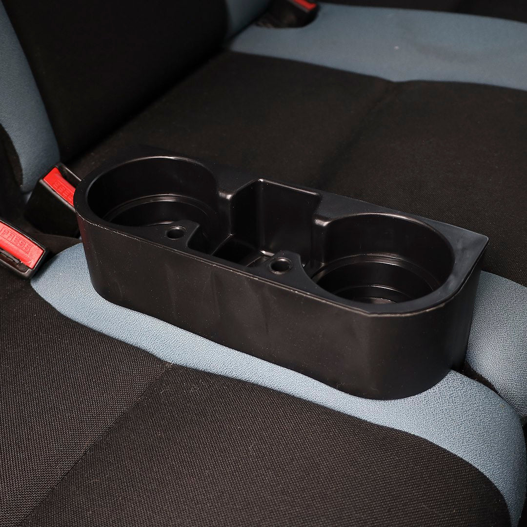 Auto-Organizer mit zwei runden Getränkehaltern und zentralen Fächern für Kleinteile