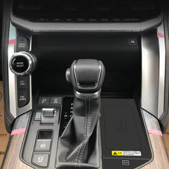 <h2>Toyota Land Cruiser LC300 2022-2023 Kabelloses Ladegerät mit 15W Schnellladefunktion</h2> 