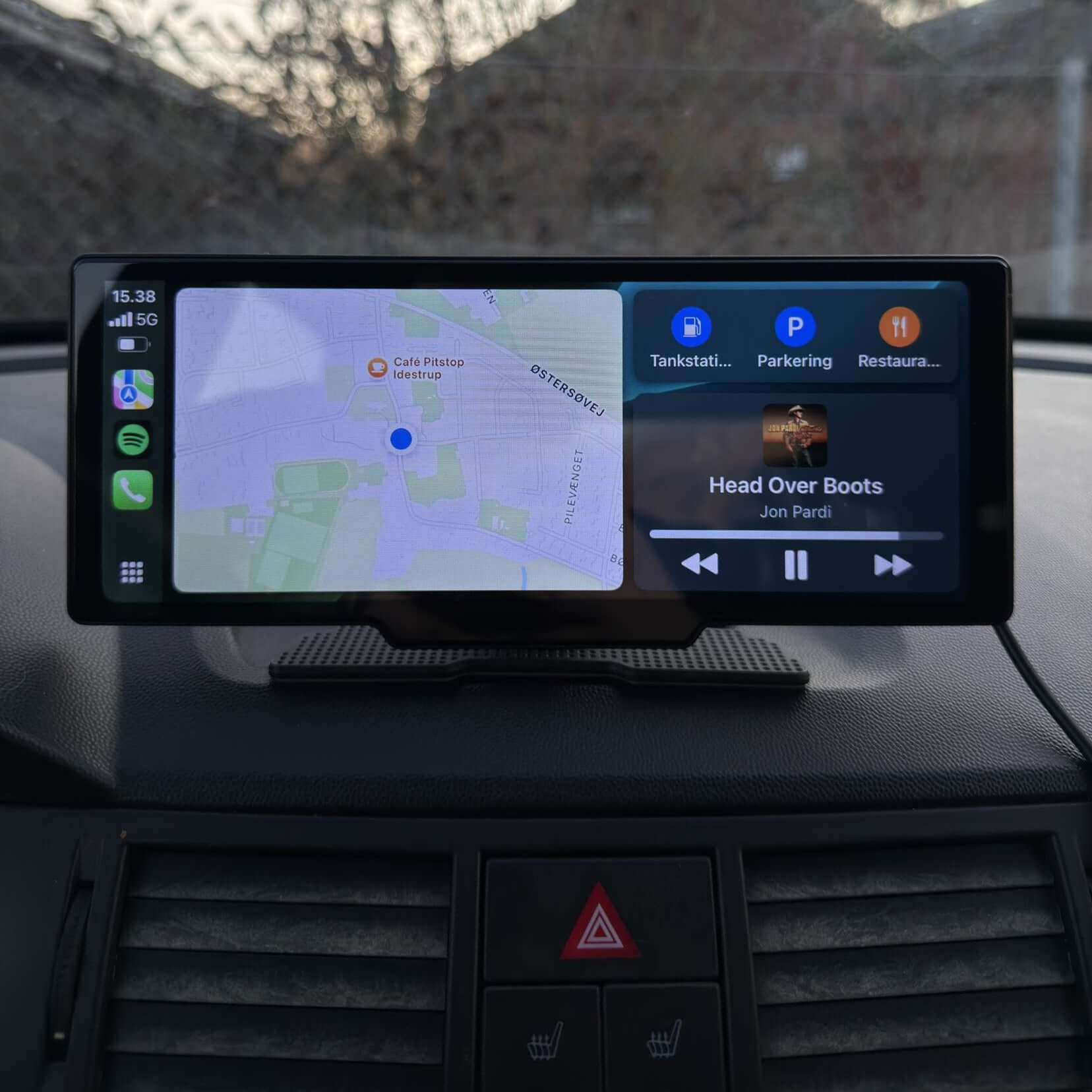 Universal Medium - 10,26" Radio mit Apple CarPlay und Android Auto – Carmediaeurope.com