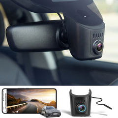 Audi Dashcam 4K im OEM-Look, montiert in der Nähe des Rückspiegels im Fahrzeuginnenraum, mit Smartphone-Anzeige.