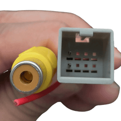 Adapterkabel Suzuki/Mistubishi/Isuzu – Original-Rückfahrkamera an nachgerüstetem Radio – Carmediaeurope.com