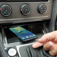 Volkswagen Golf 7 MK7 2014-2019 kabelloses Handy-Ladegerät mit 10W Schnellladefunktion 
